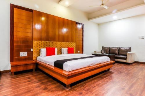 Hotel Mandakini Plaza Kanpur Exterior photo