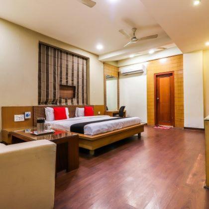 Hotel Mandakini Plaza Kanpur Exterior photo